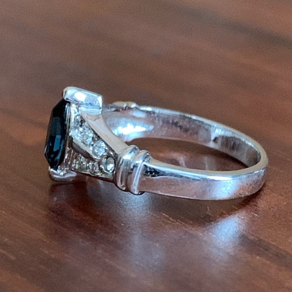 Silver tone blue stone ring size 4.5 - Picture 2 of 6